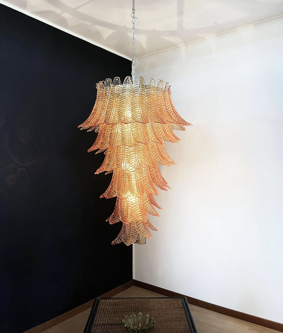 Celielle lampadario in vetro ambra a Strati con Foglie Artistiche