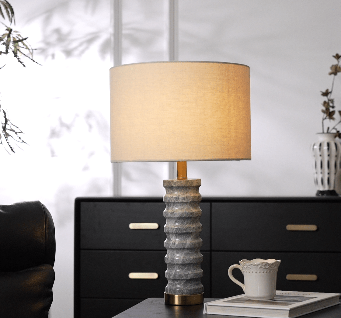 Petirielle lampada da tavolo in Pietra moderna