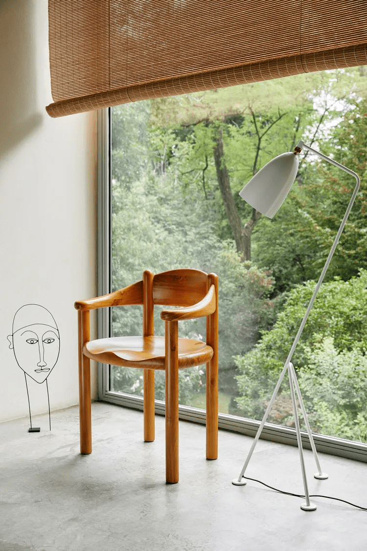 Mireleria lampada da terra minimalista