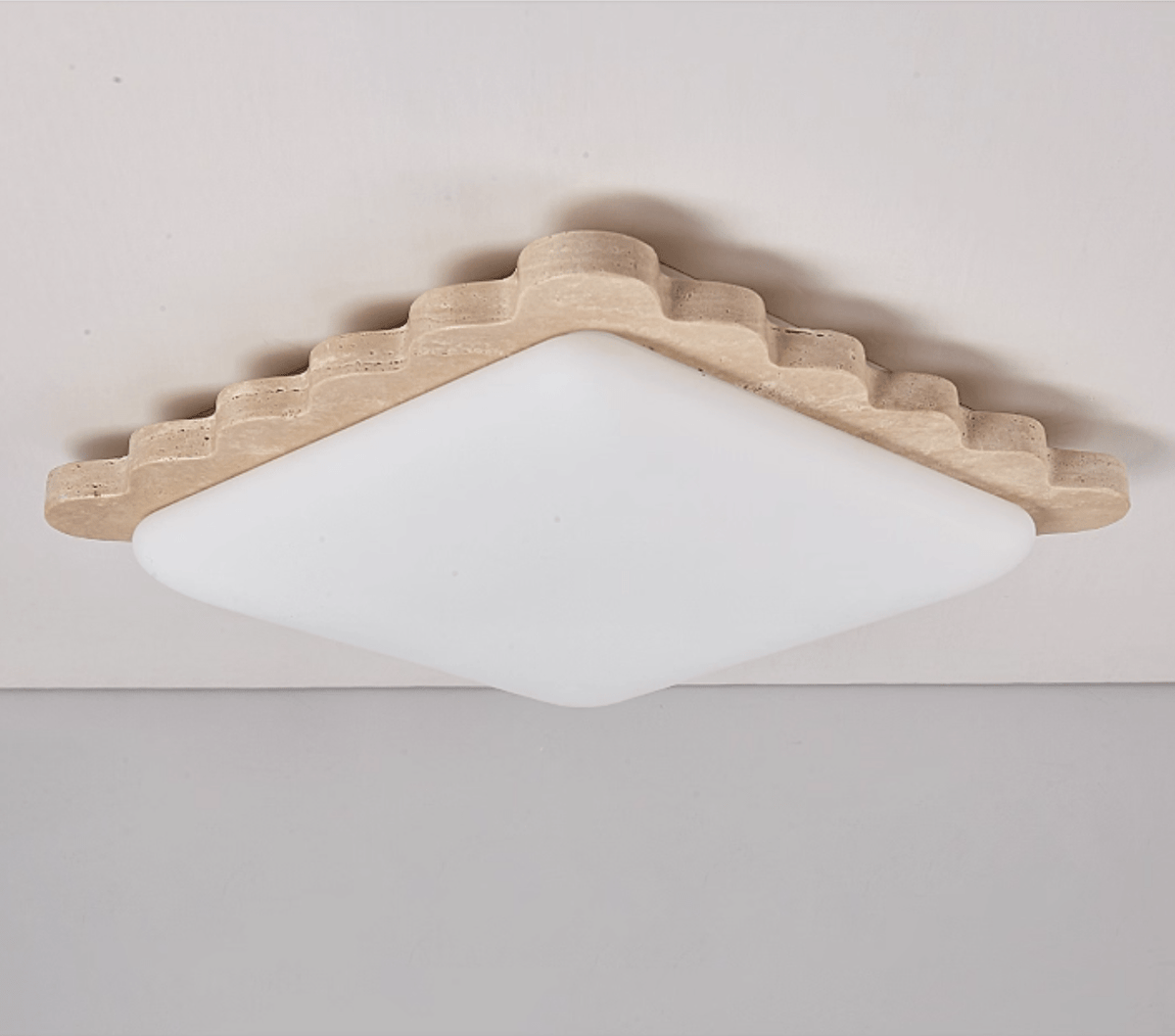 Crestwood lampada da soffitto in travertino giallo con bordo a festone