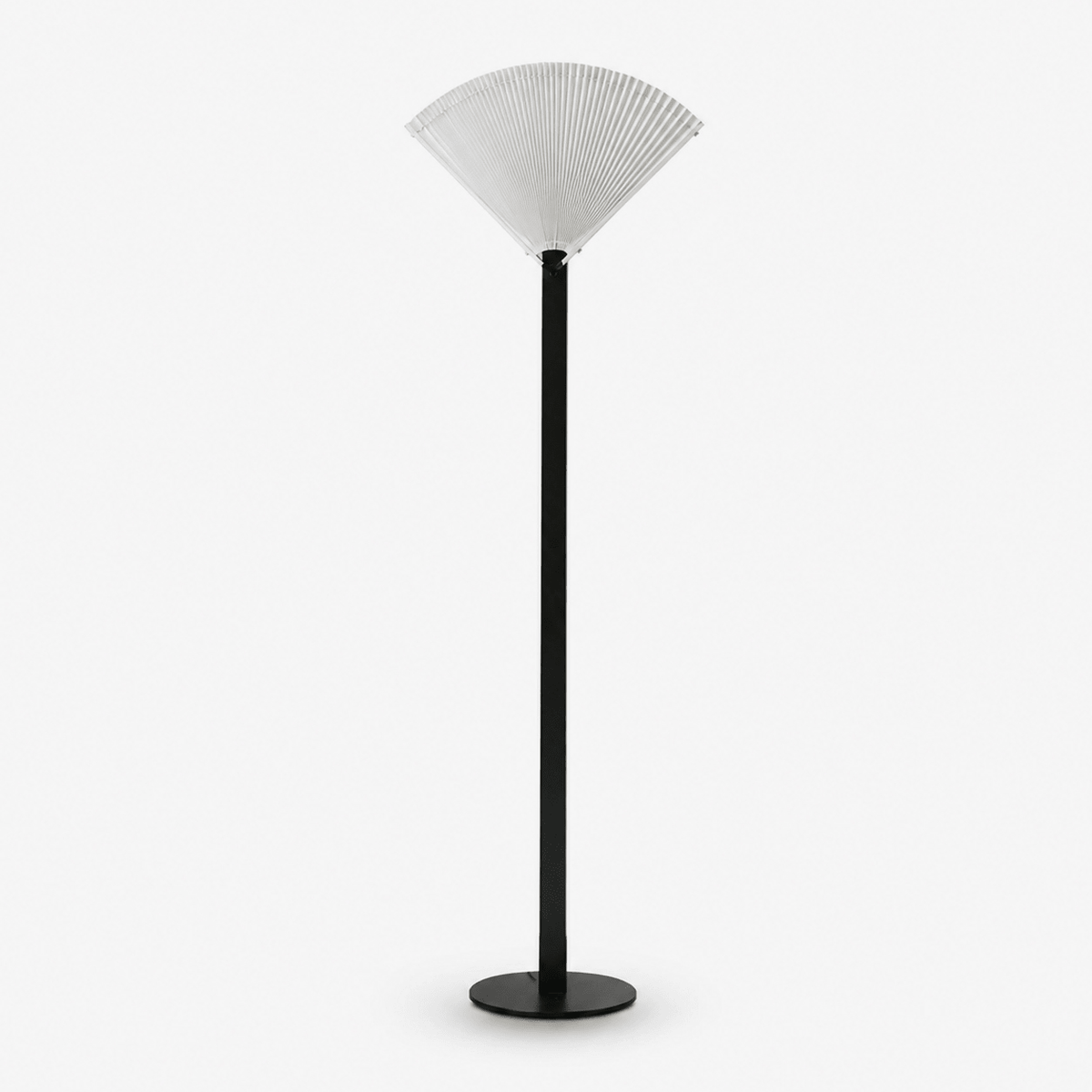 Pleated lampada da terra a ventaglio