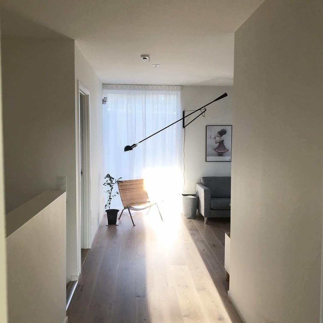 Vellaro lampada da parete con Braccio Oscillante Lungo