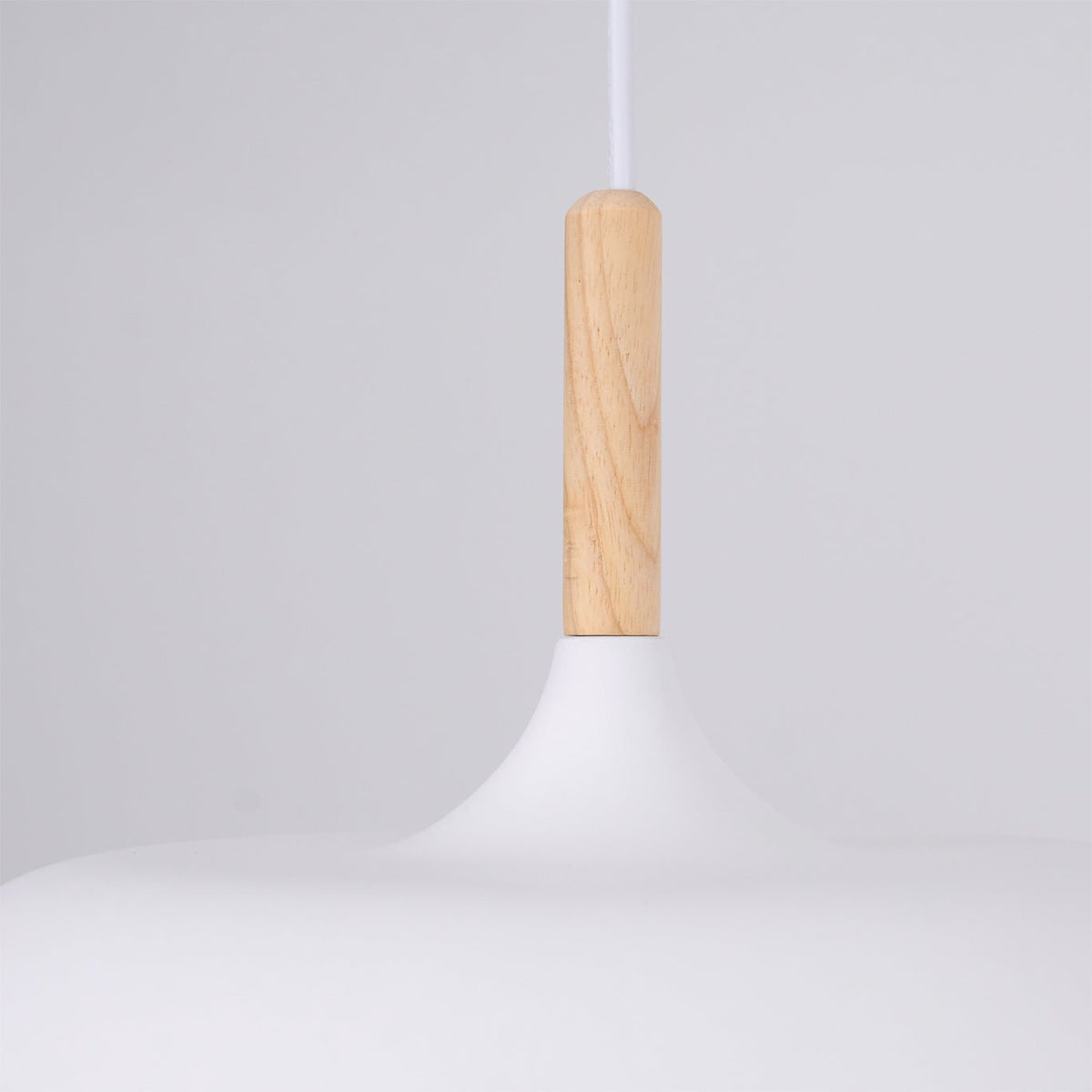 Sylivenne lampada a sospensione con paralume bianco in legno