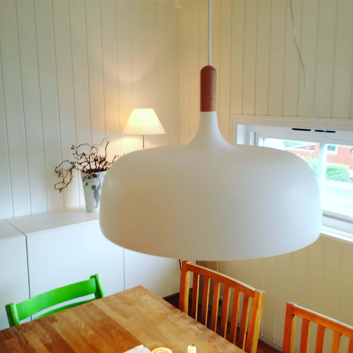 Sylivenne lampada a sospensione con paralume bianco in legno