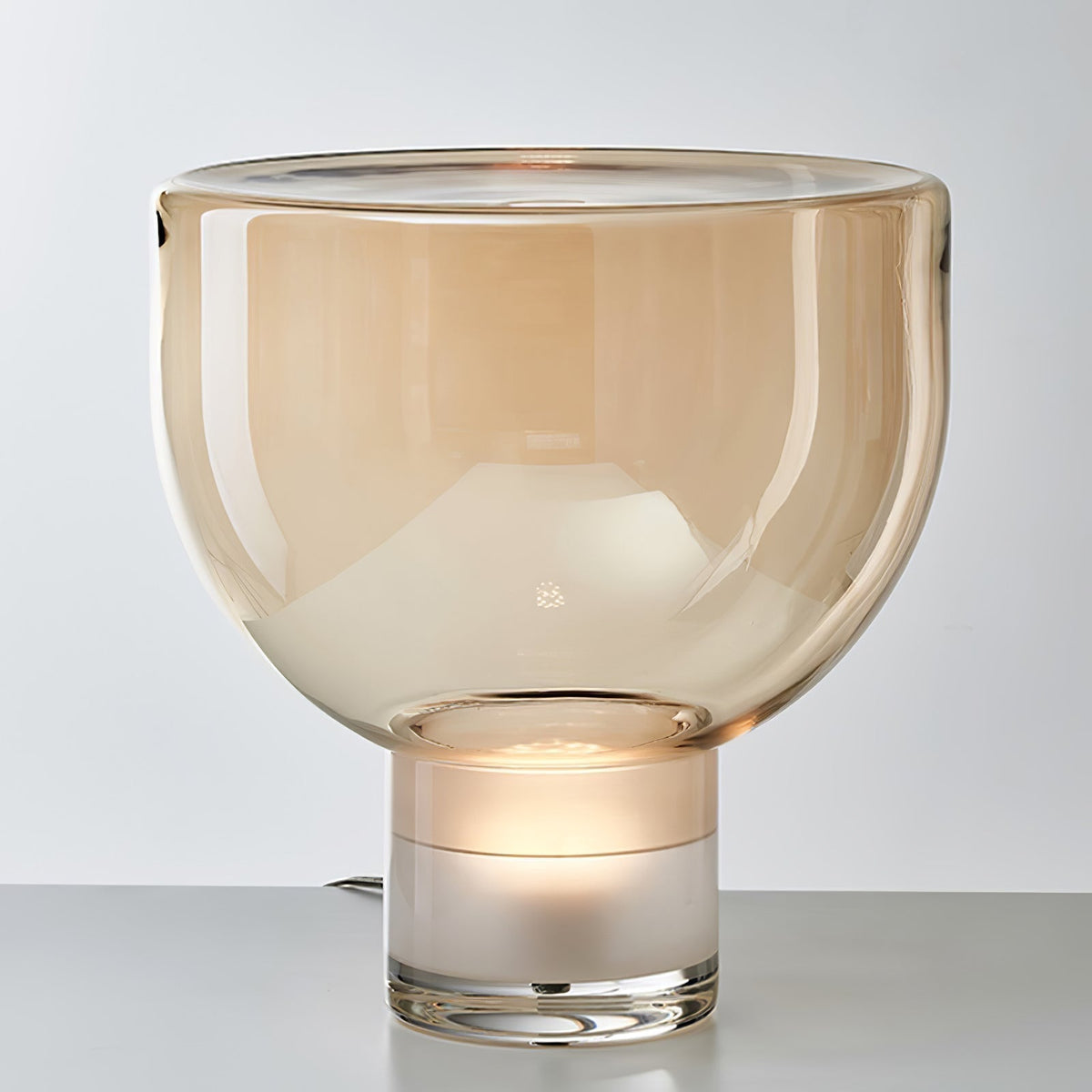 Cavm lampada da tavolo in vetro elegante