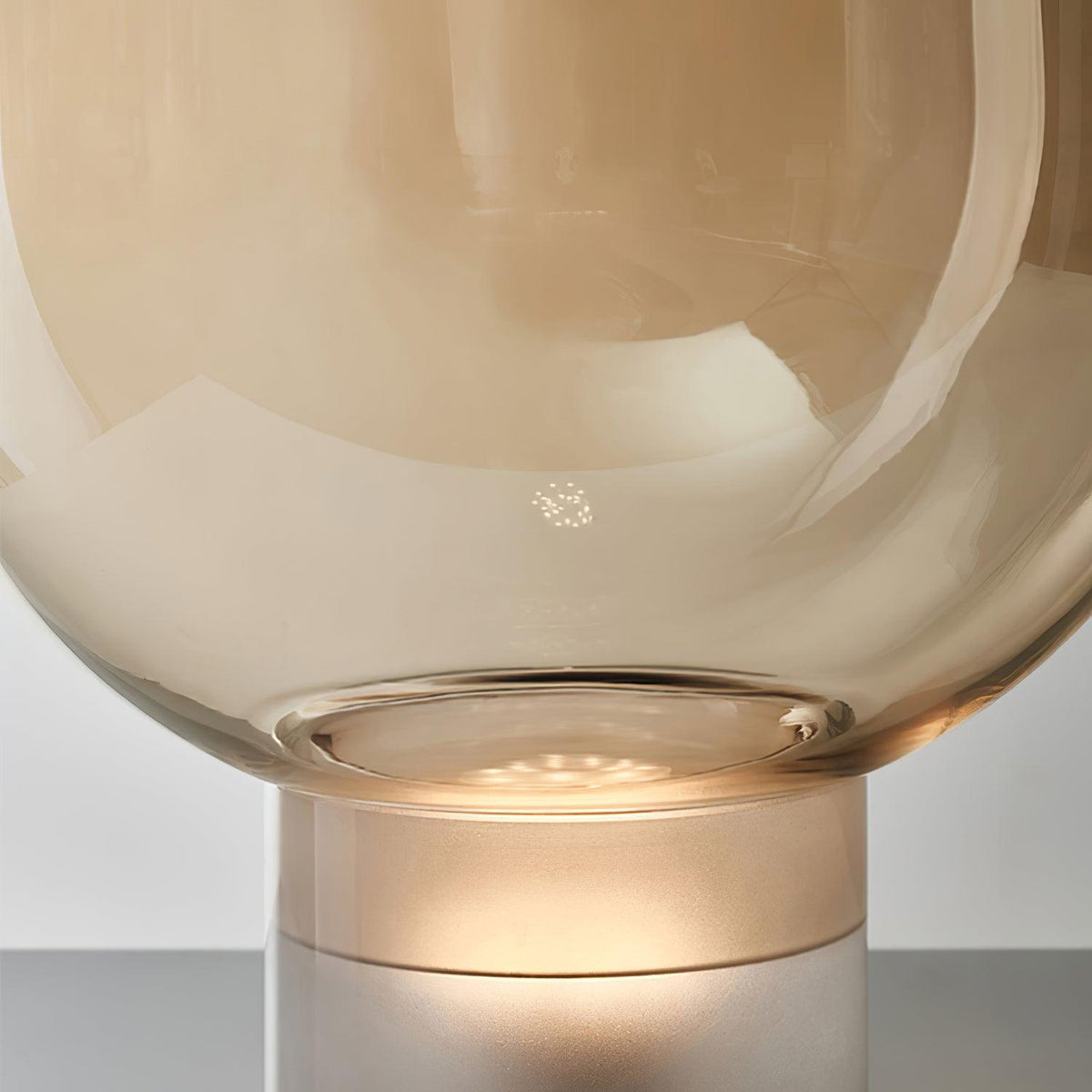 Cavm lampada da tavolo in vetro elegante