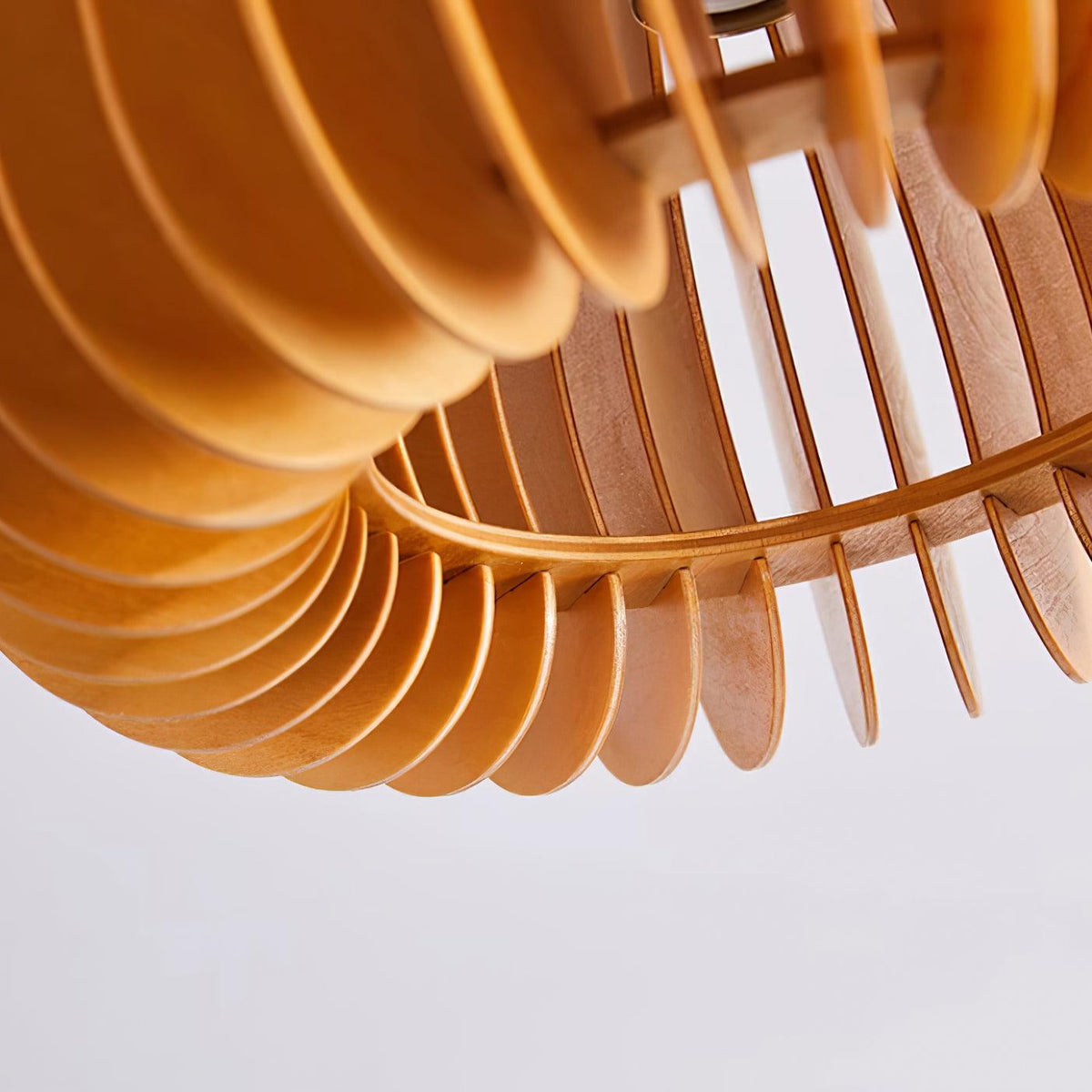 Lampada da soffitto a forma di zucca con rosone e paralume di basswood naturale | Relic Pieces