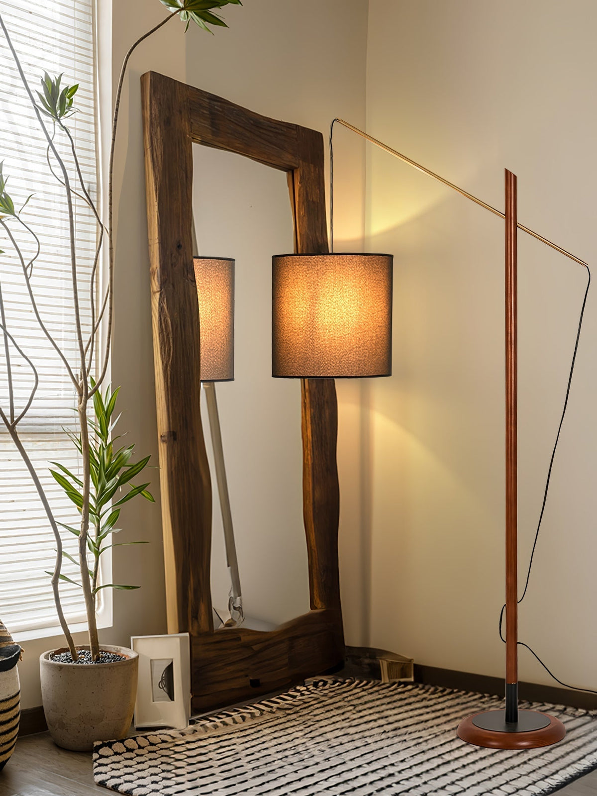 Nyvariol lampada da terra minimalista in legno