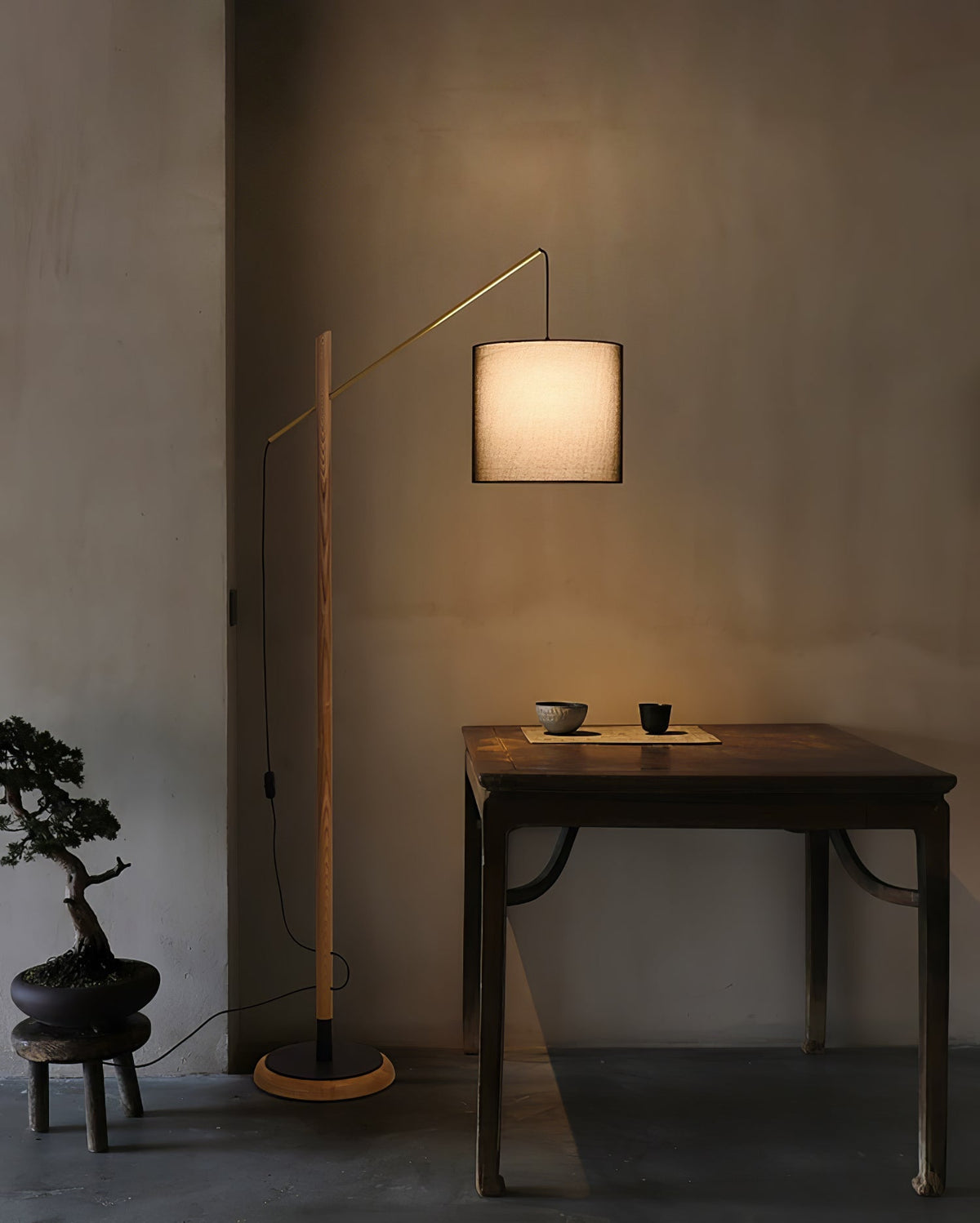 Nyvariol lampada da terra minimalista in legno