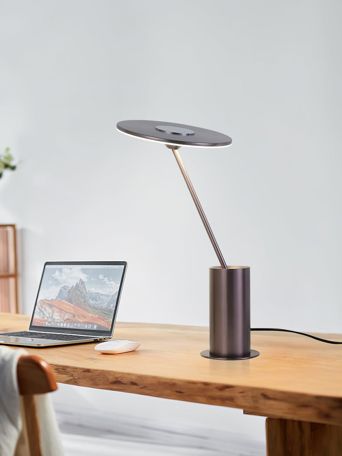 Feralielle Steel lampada da tavolo minimalista