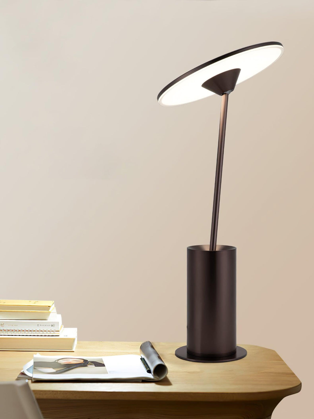 Feralielle Steel lampada da tavolo minimalista