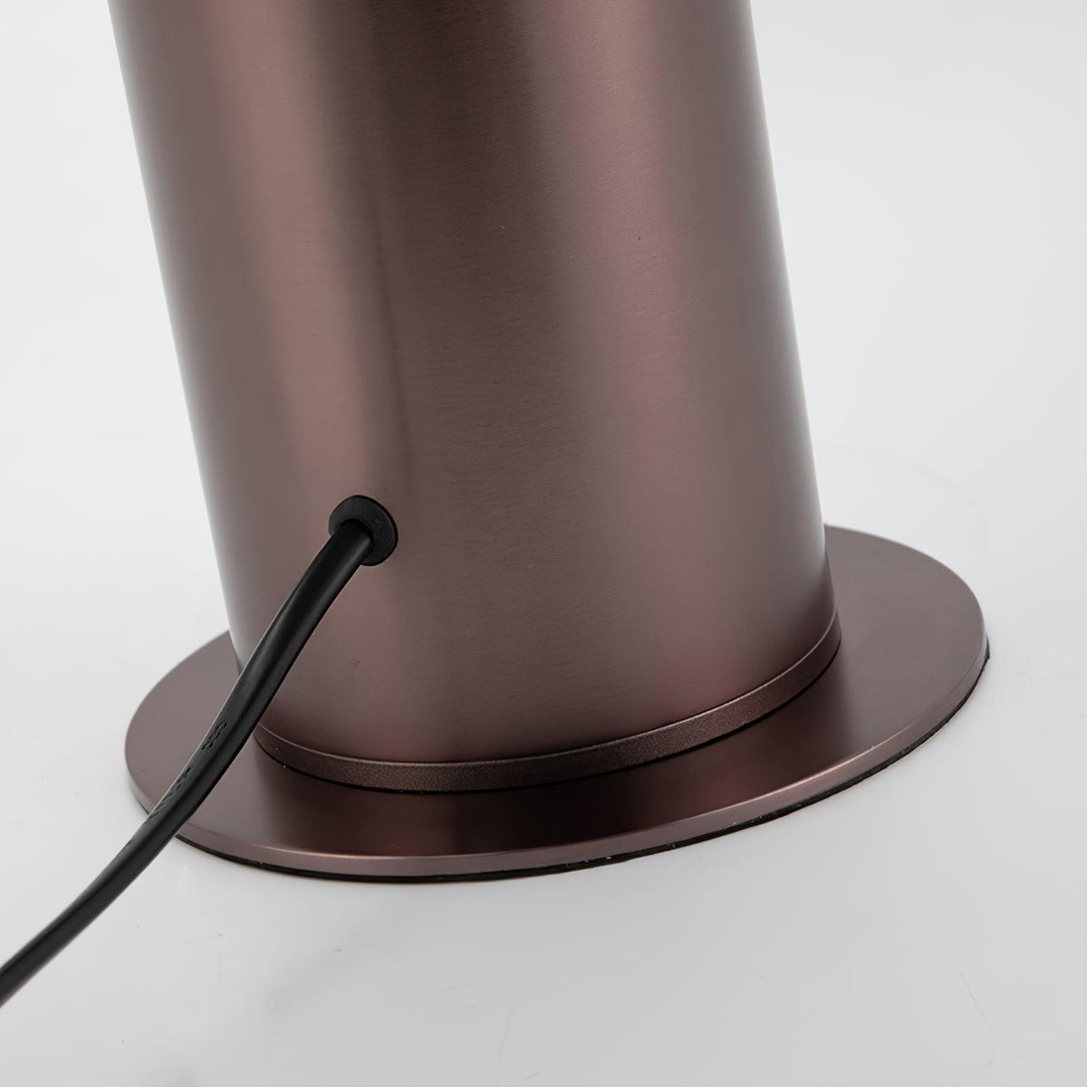 Feralielle Steel lampada da tavolo minimalista