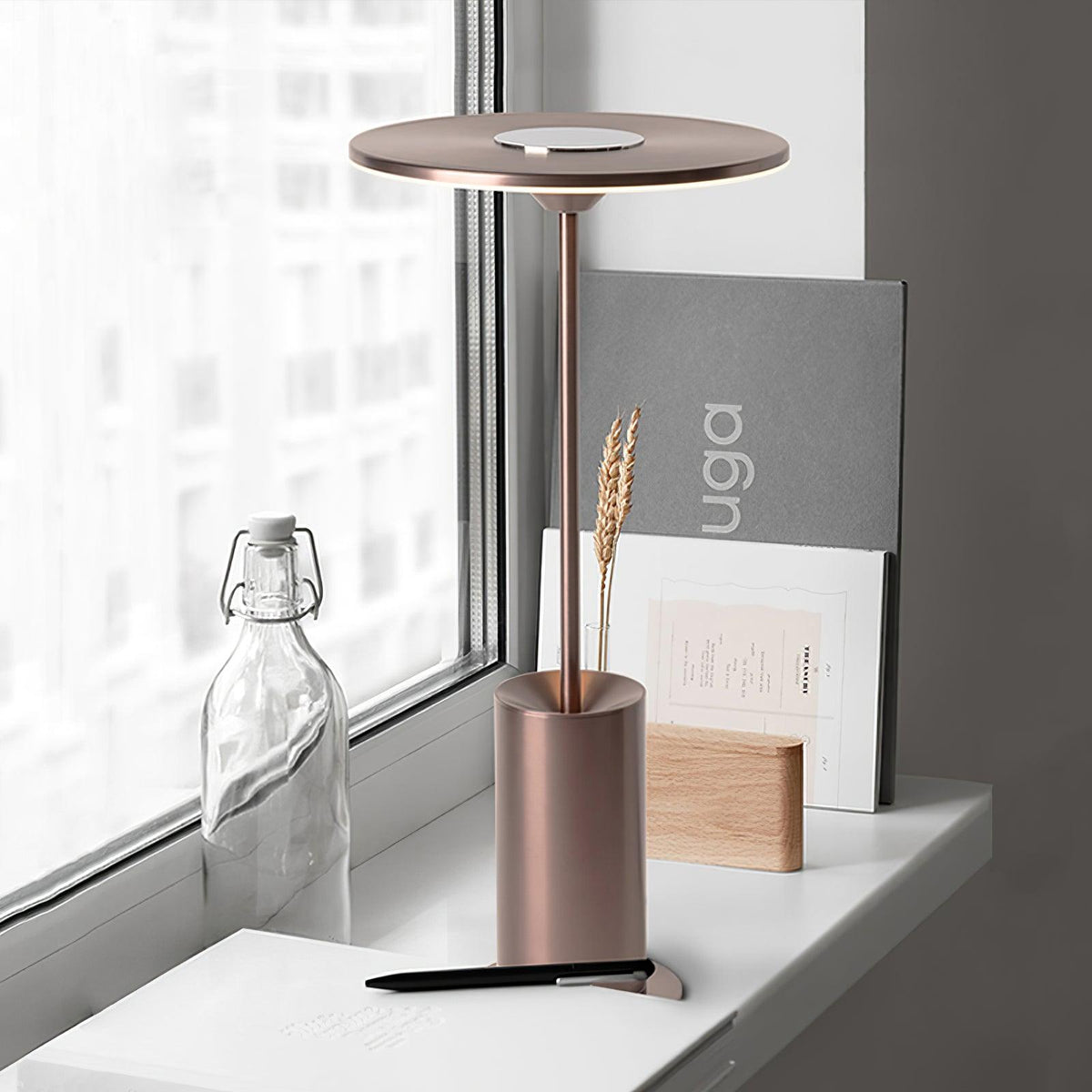 Feralielle Steel lampada da tavolo minimalista
