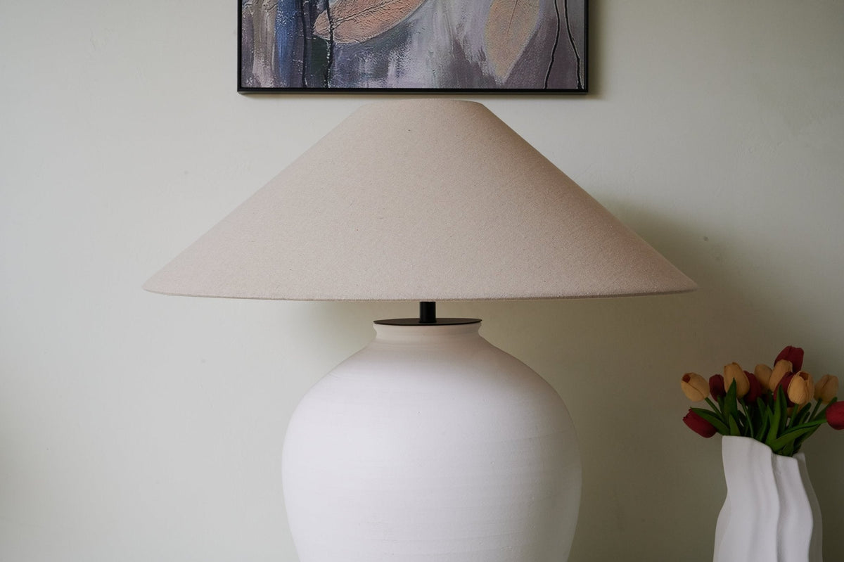 Natalie lampada da tavolo minimalista in ceramica