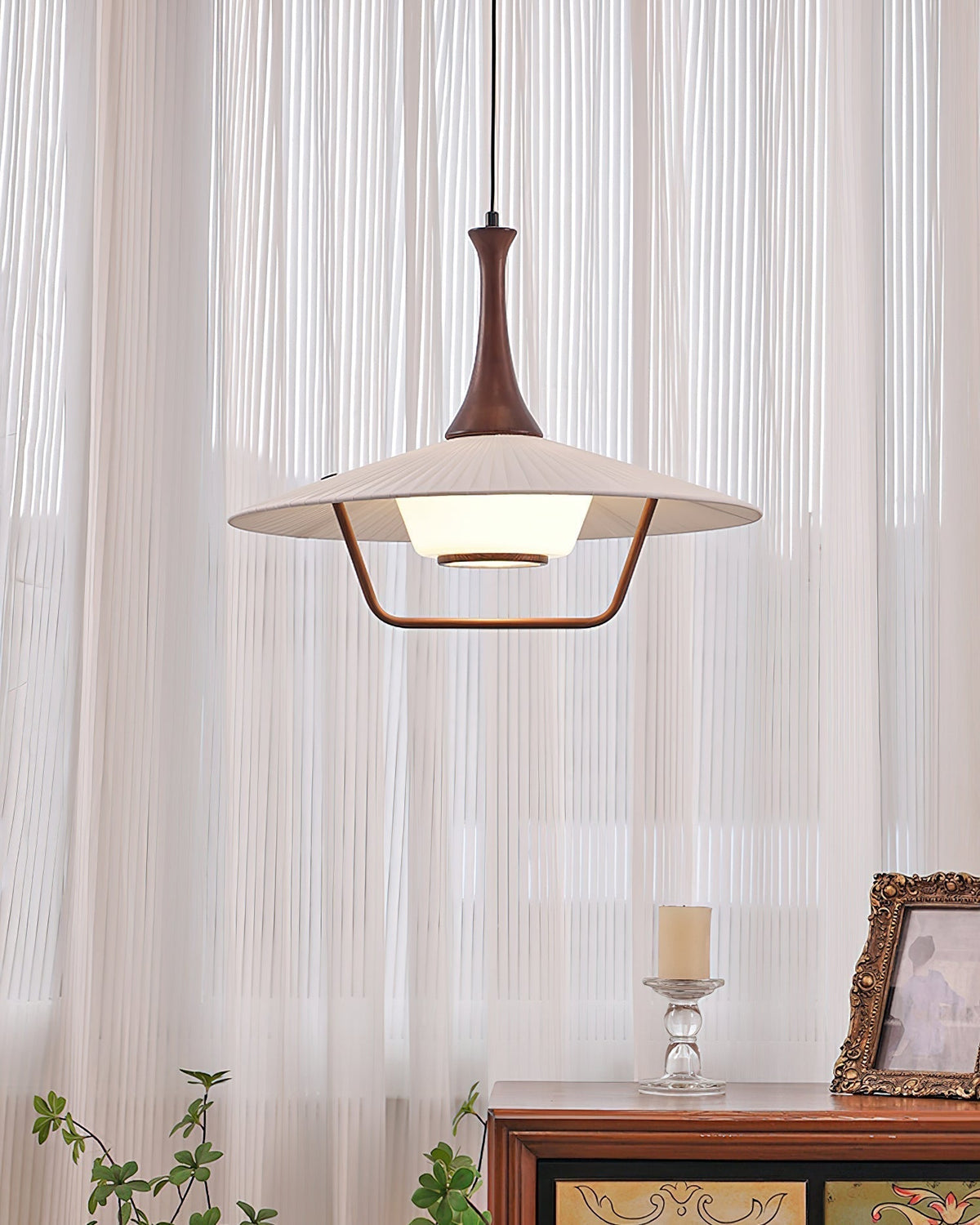 Vionne lampada a sospensione in legno e bianco stile di metà secolo