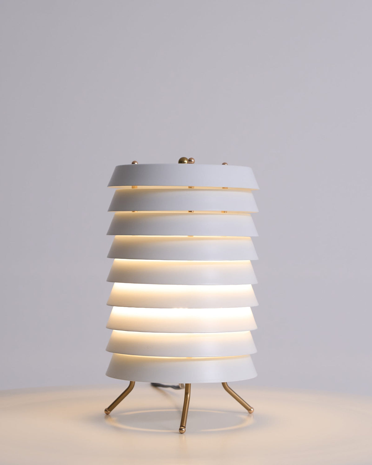 Orelelette lampada da tavolo Lattice Scandina