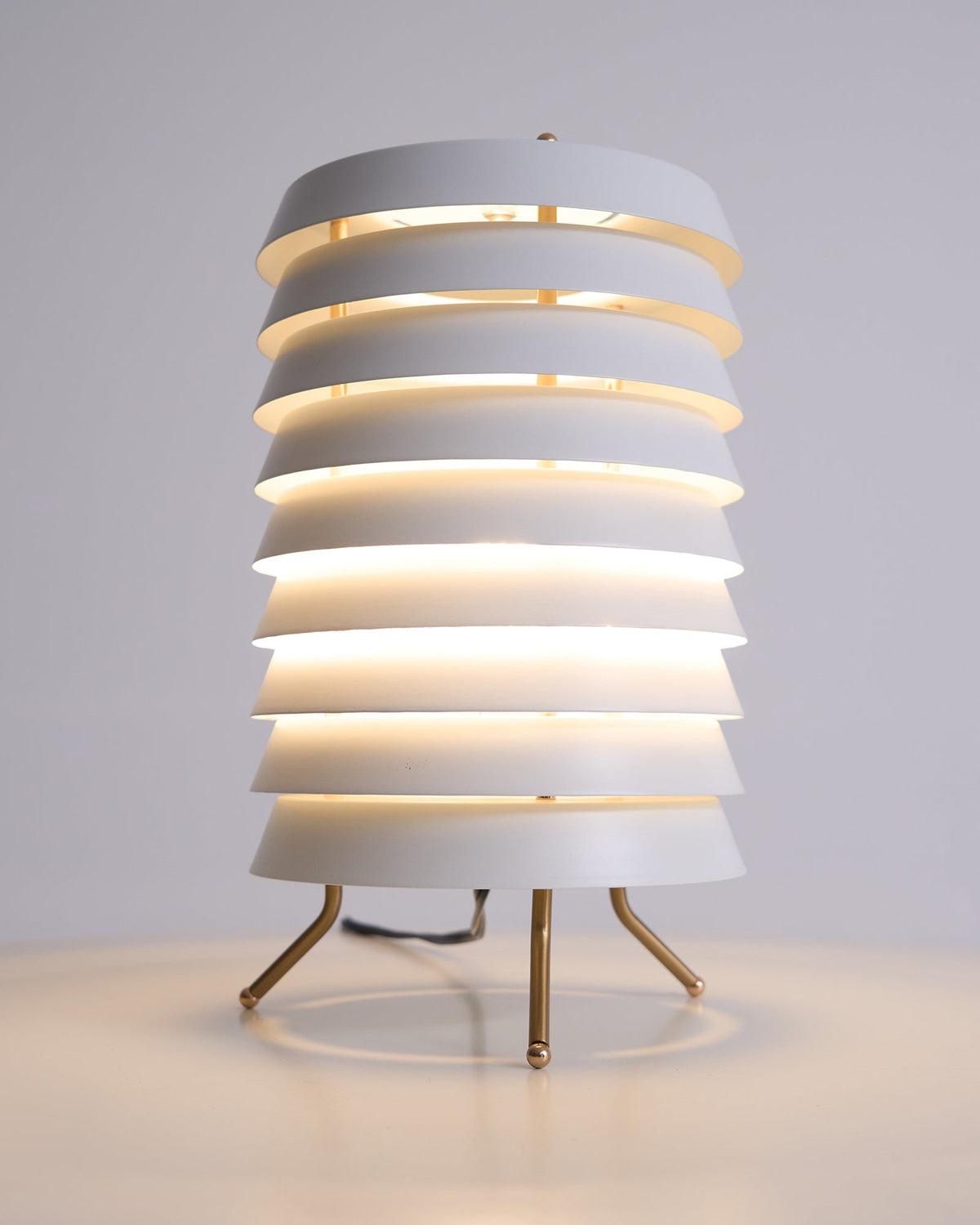 Orelelette lampada da tavolo Lattice Scandina