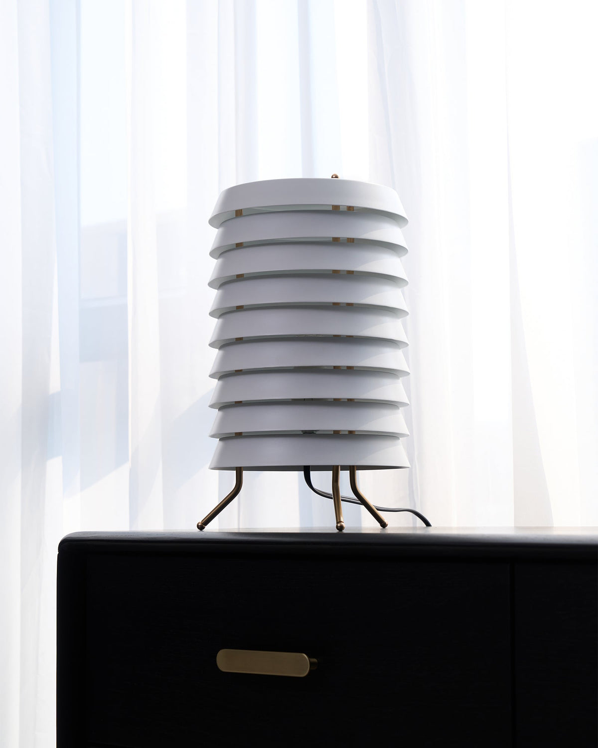 Orelelette lampada da tavolo Lattice Scandina