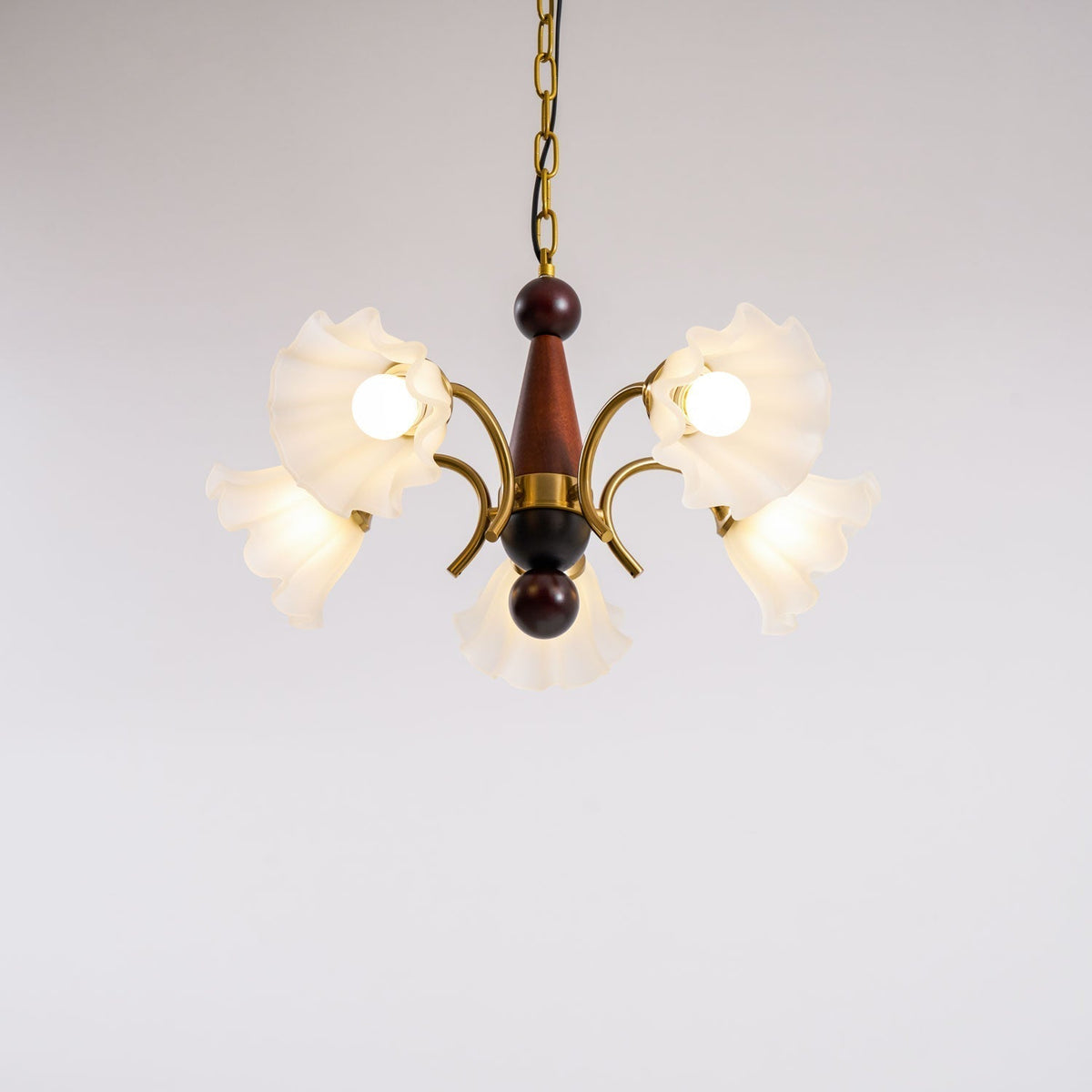 Ilvinan lampadario Eleganza Tradizionale in legno e vetro