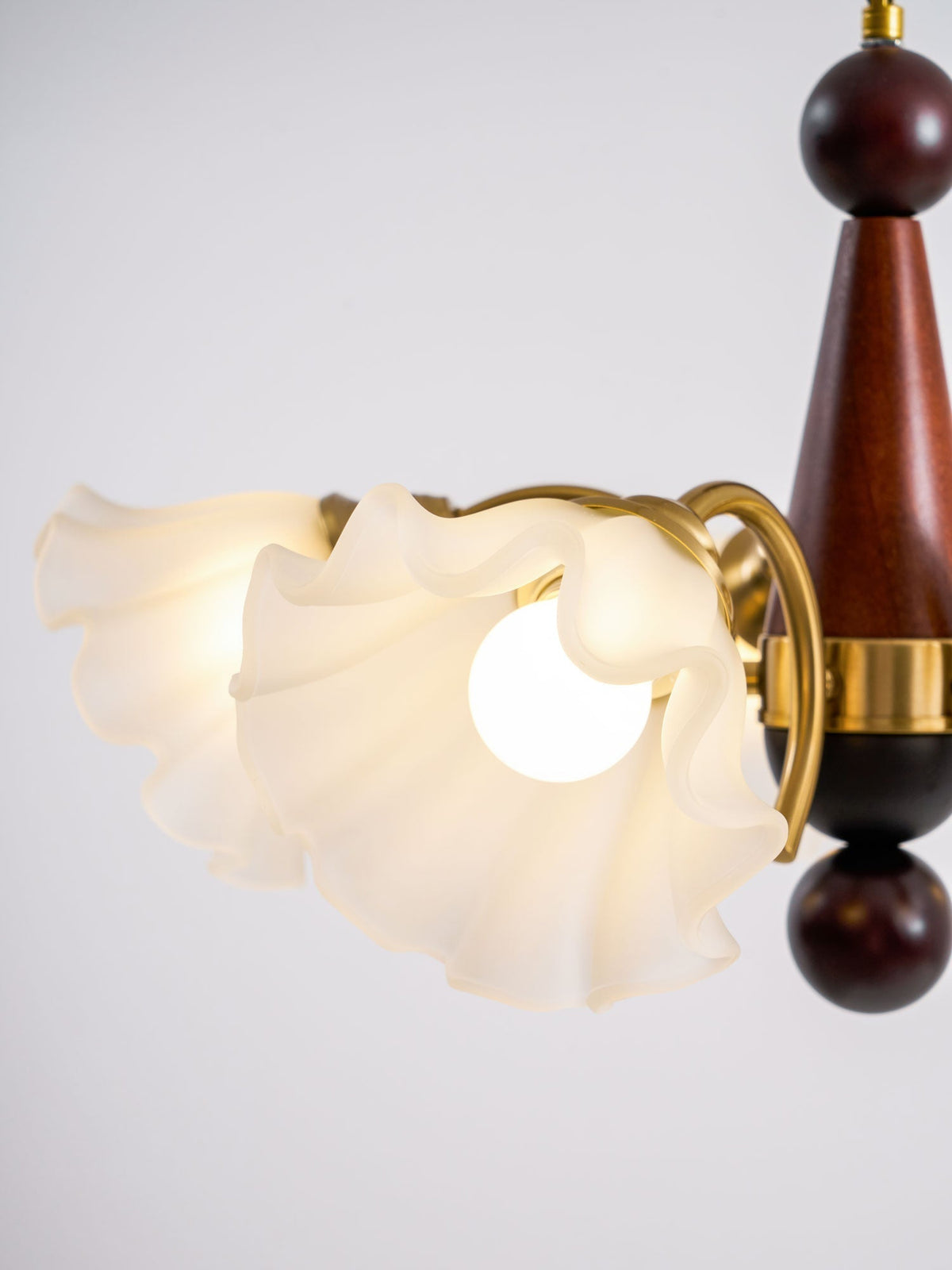 Ilvinan lampadario Eleganza Tradizionale in legno e vetro