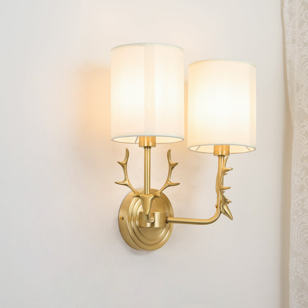 Auriviella Elegance lampada da parete a testa di cervo in ottone