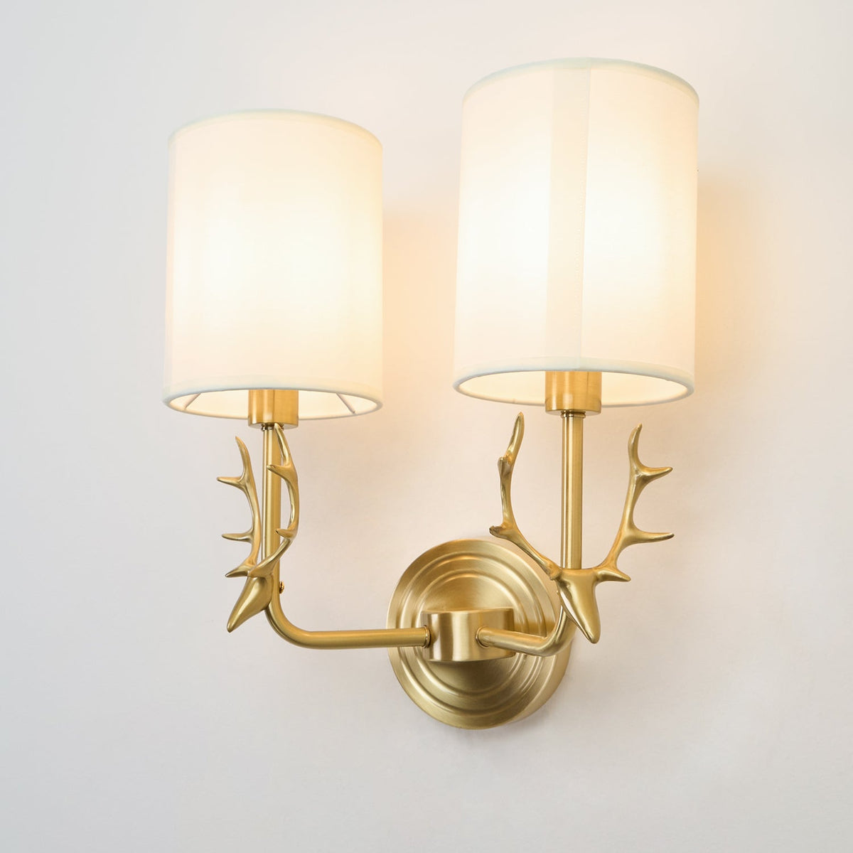 Auriviella Elegance lampada da parete a testa di cervo in ottone