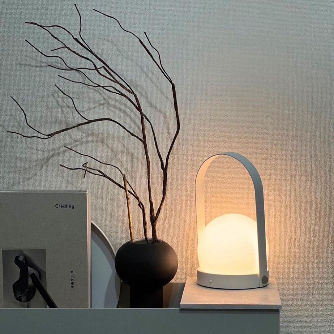 Zenon lampada da tavolo in vetro minimalista