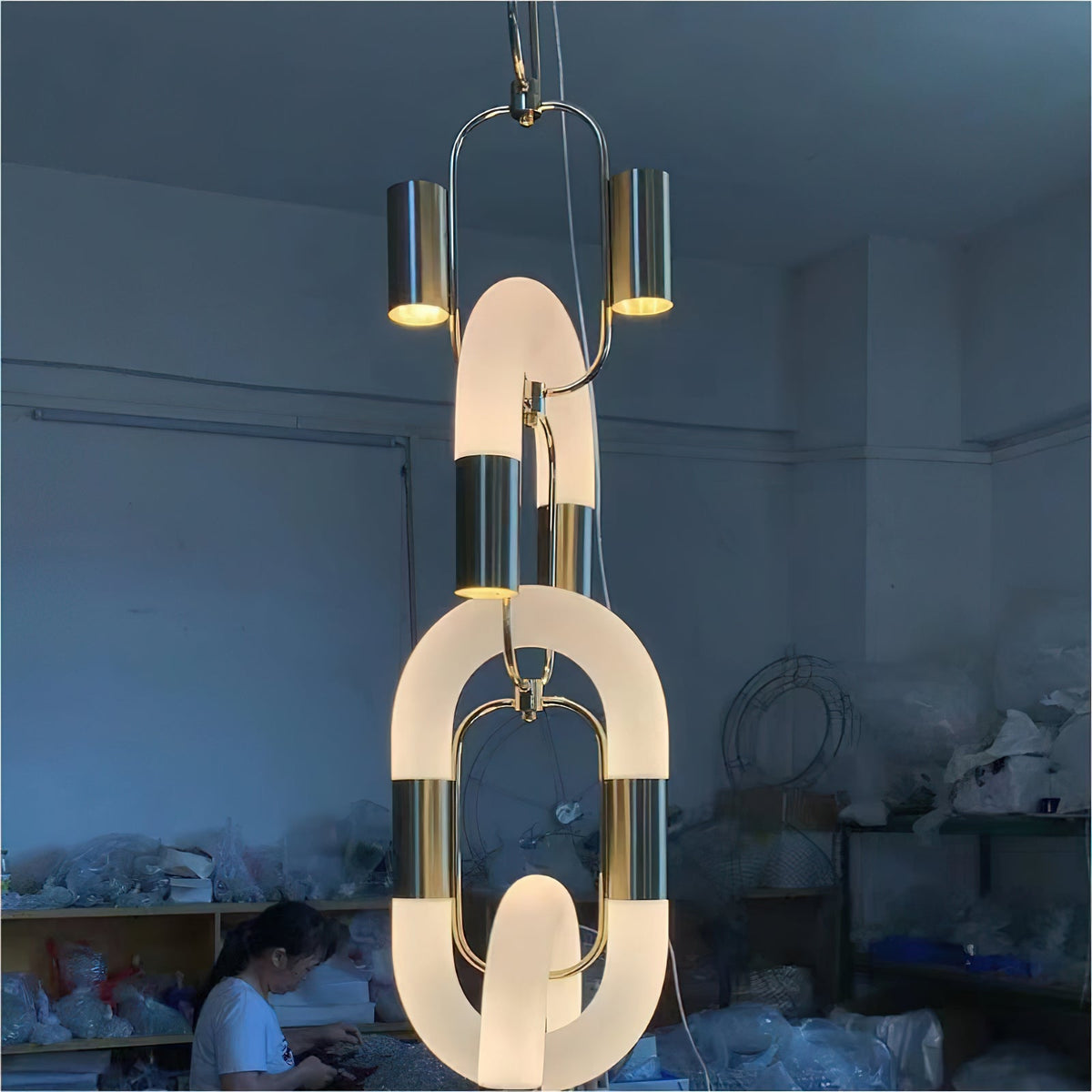Lampada a sospensione in acciaio inox moderno a catena