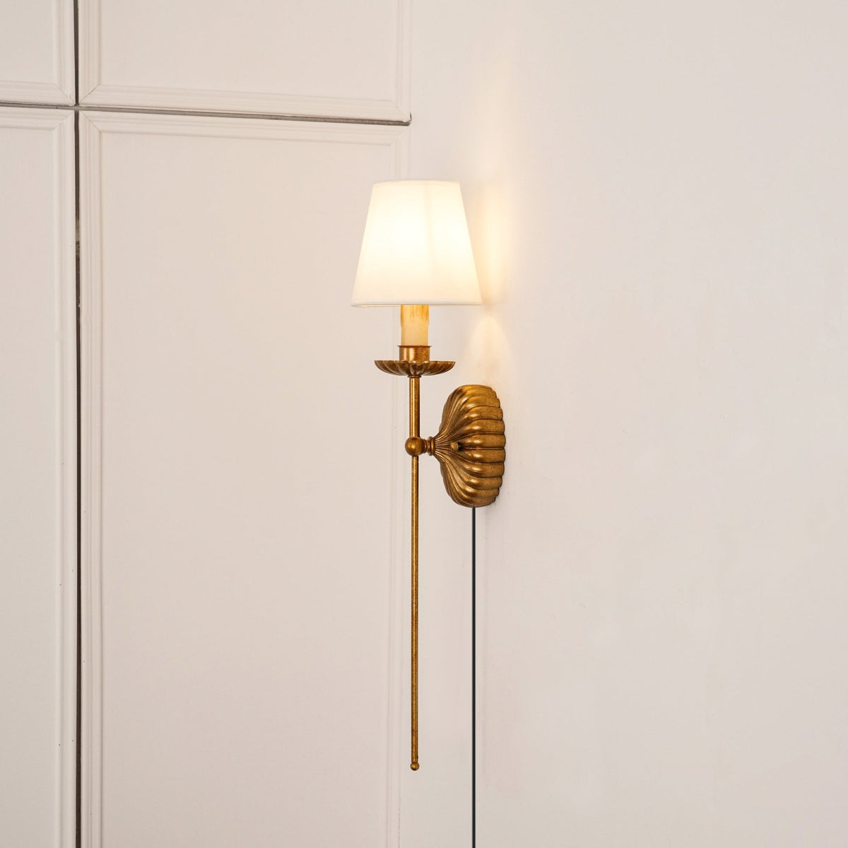 Adeliora applique