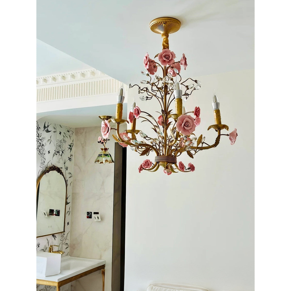 Lampadario Rampicante di Rose in Ceramica Rosa