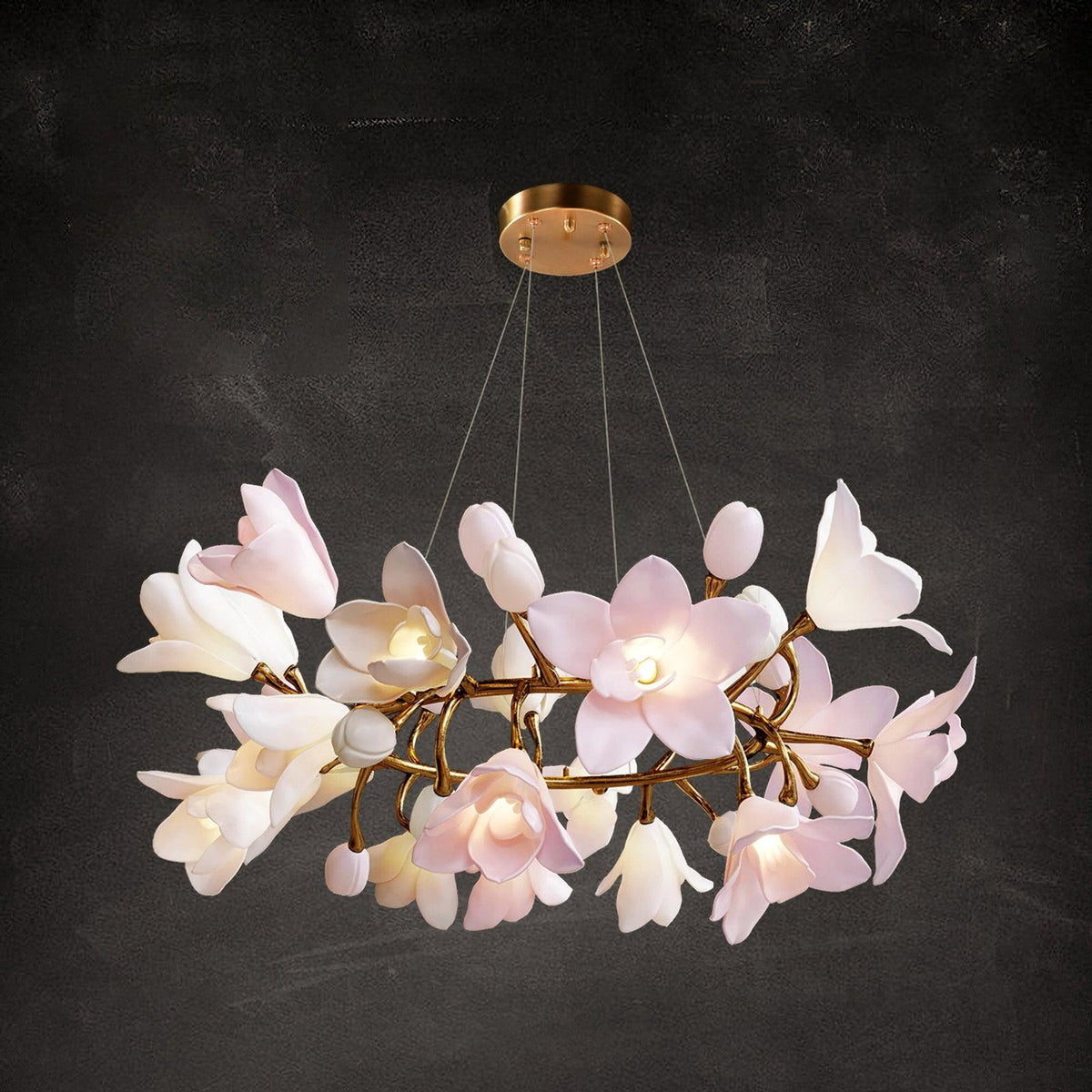 Elemu lampadario in ottone con fiori in Ceramica Rosa