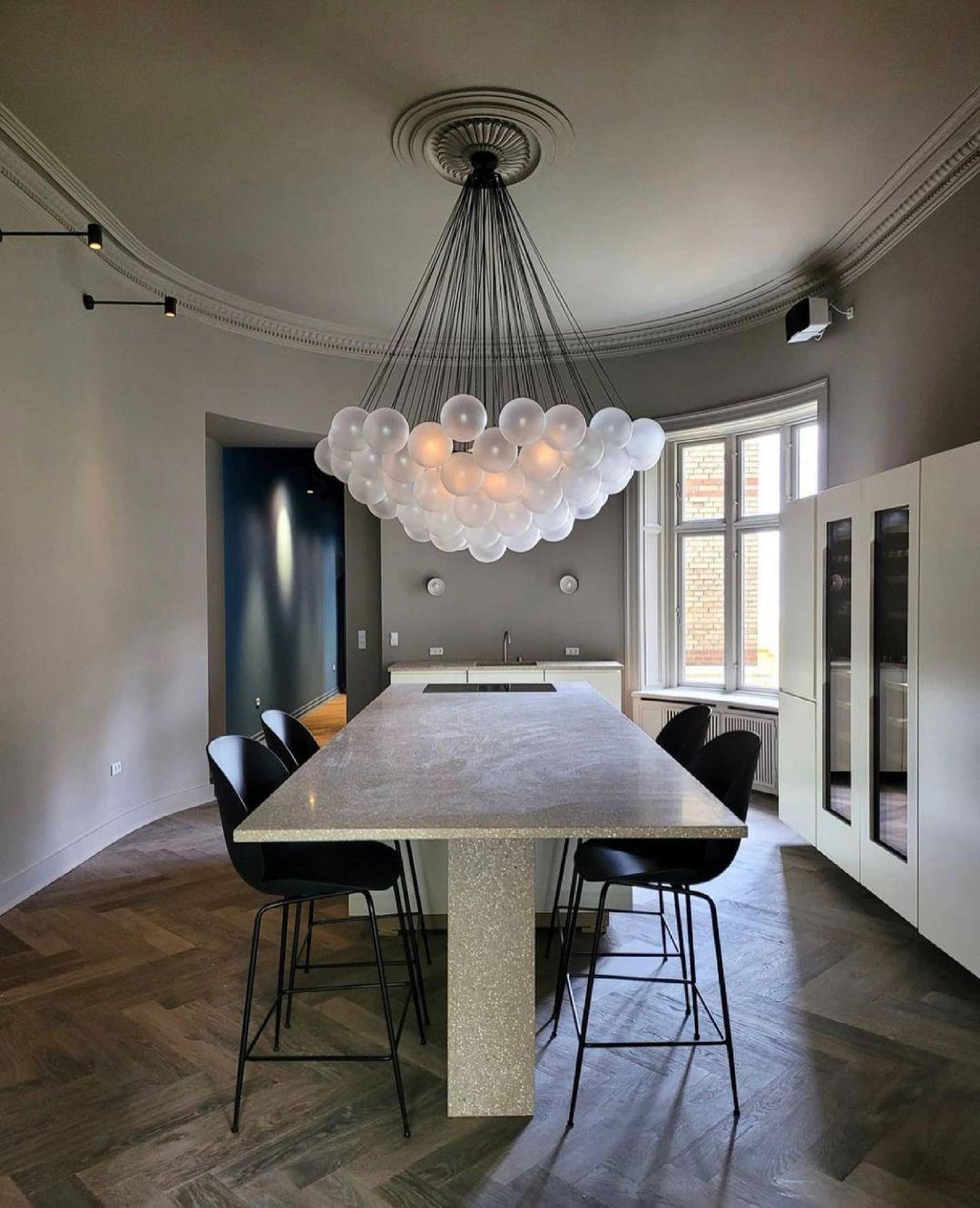 Lustra Lux Lampadario con Bolle in Vetro Satinato - Relic Pieces