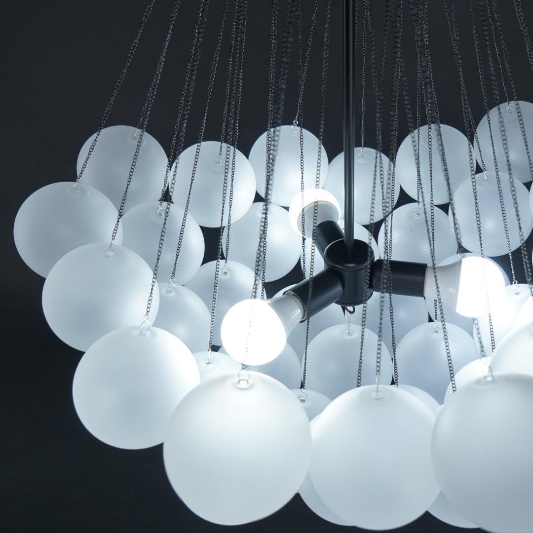 Lustra Lux Lampadario con Bolle in Vetro Satinato - Relic Pieces