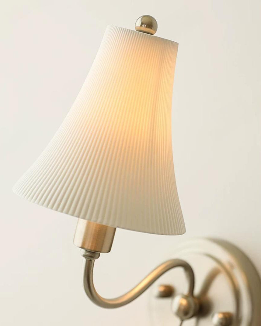 Lumiraine applique