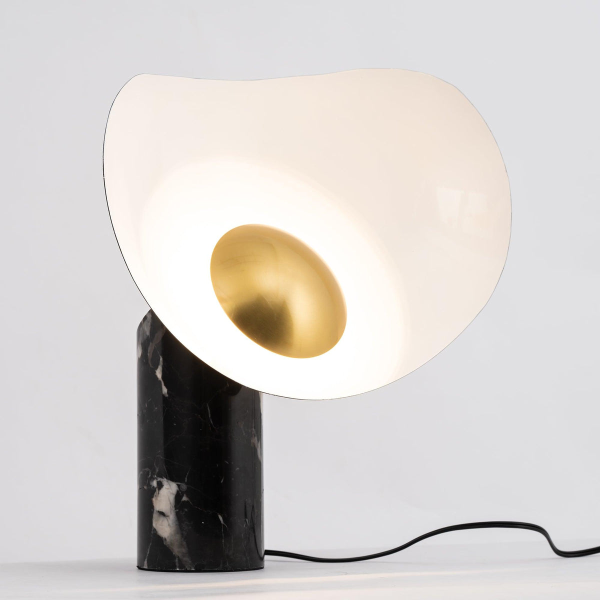 Astelor lampada da tavolo in marmo moderno