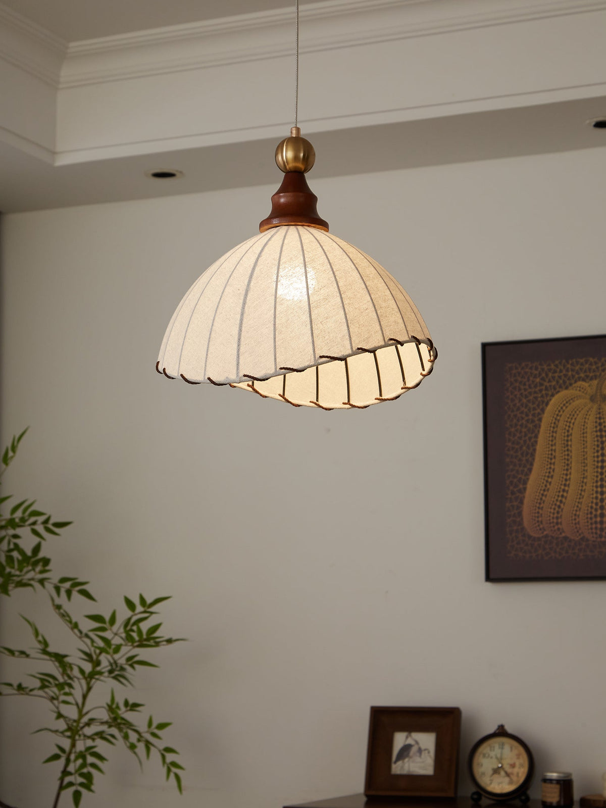 Earian lampada a sospensione elegante in legno e tessuto