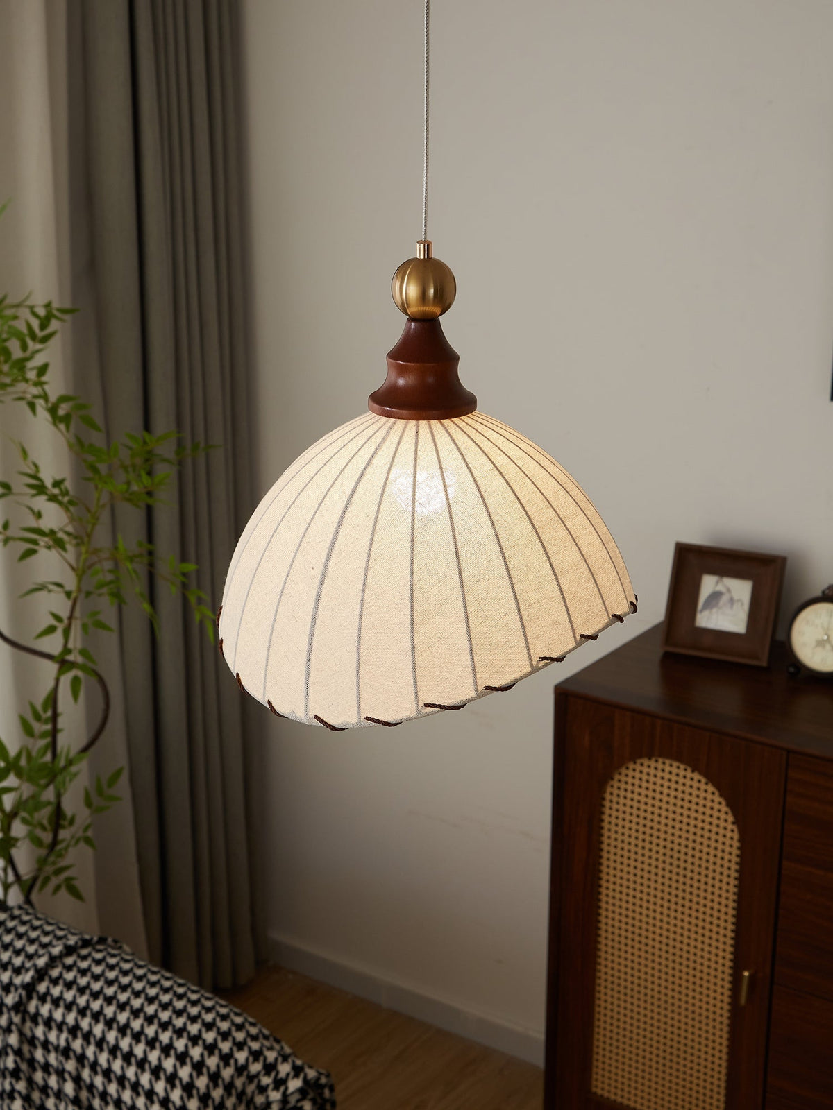 Earian lampada a sospensione elegante in legno e tessuto
