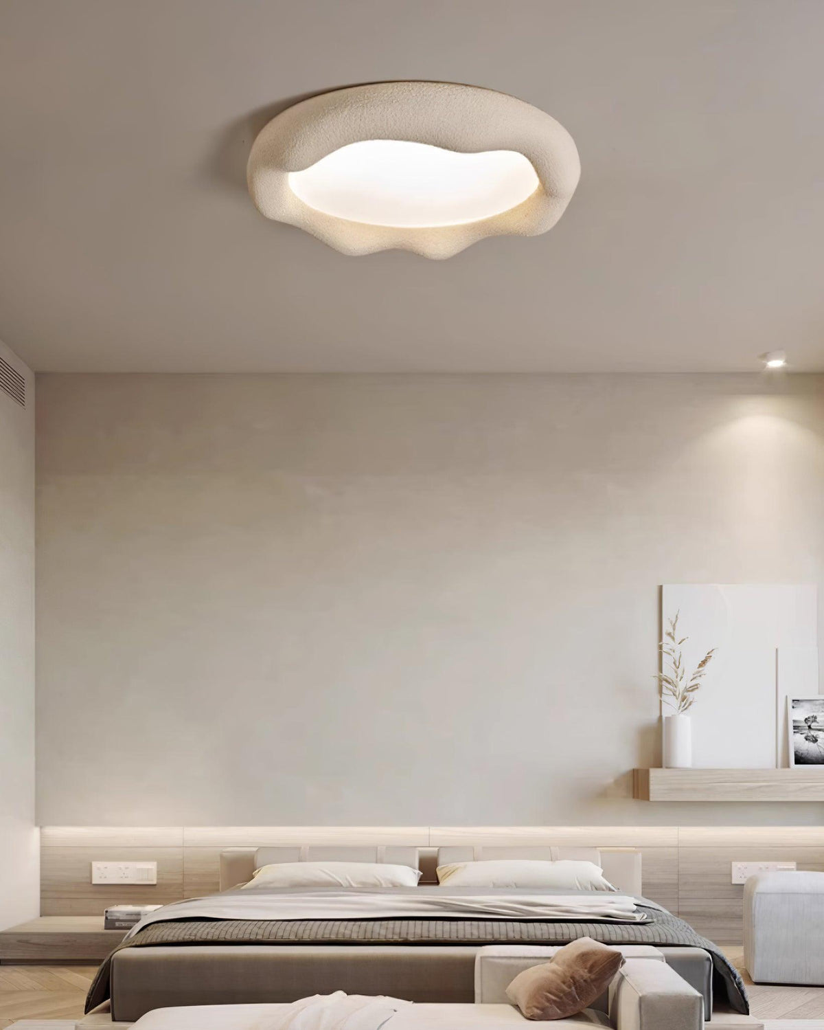Lampada da soffitto in resina organica e fibra di vetro color beige