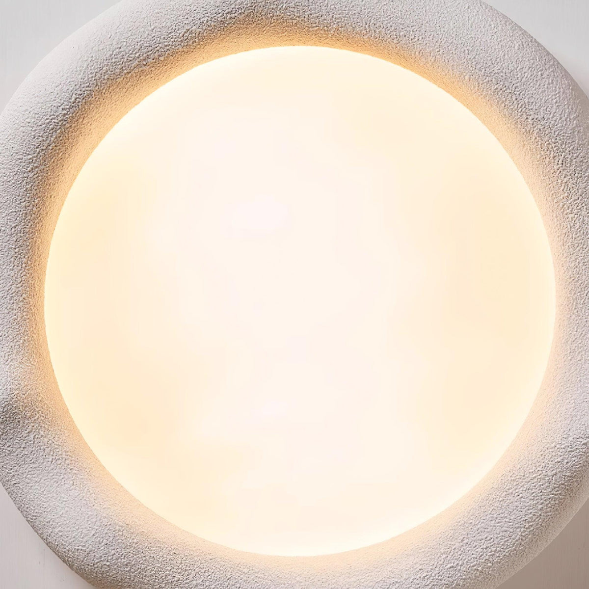 Lampada da soffitto in resina organica e fibra di vetro color beige