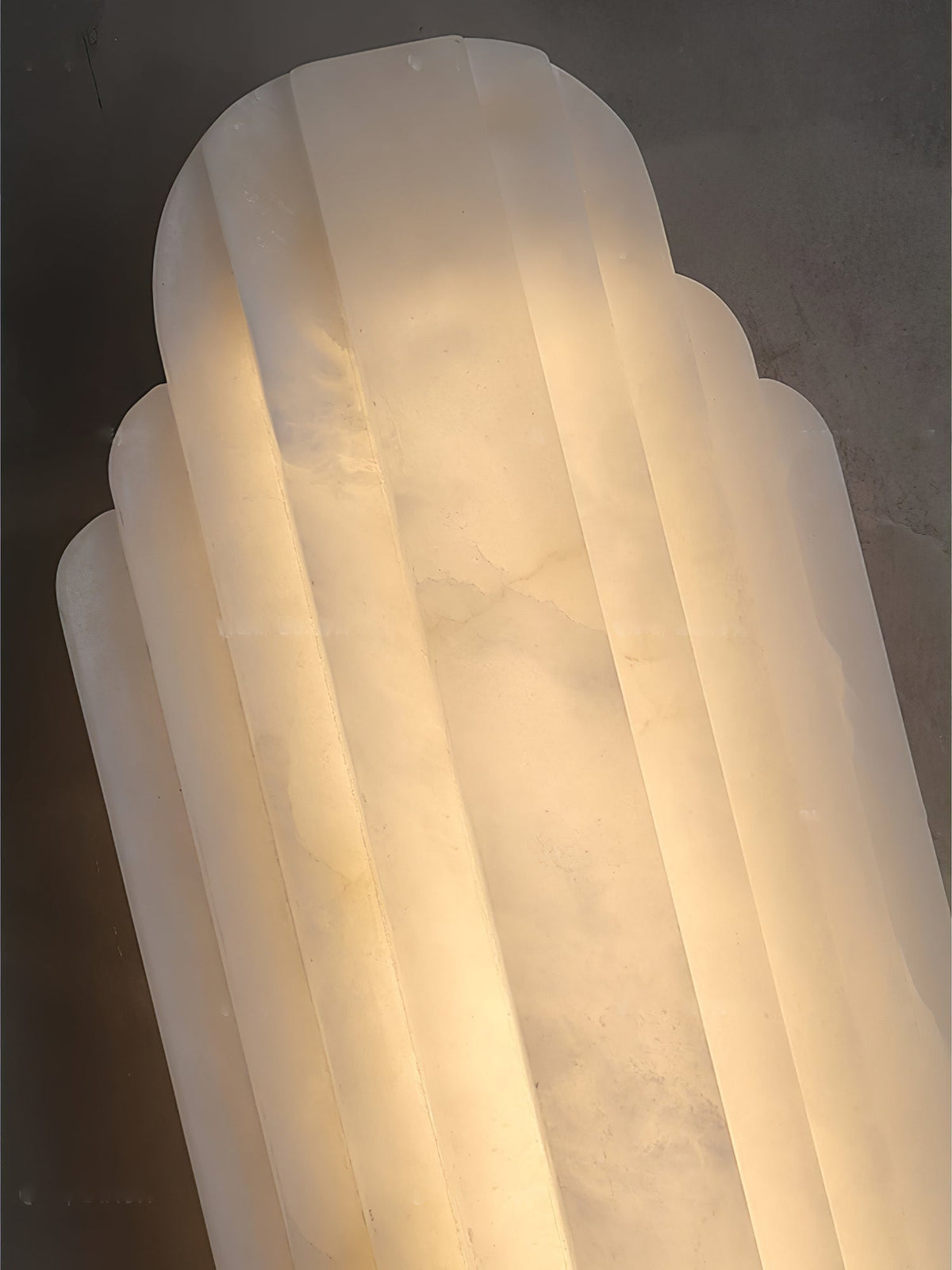 Avenanina lampada da parete in alabastro Stile Art Deco