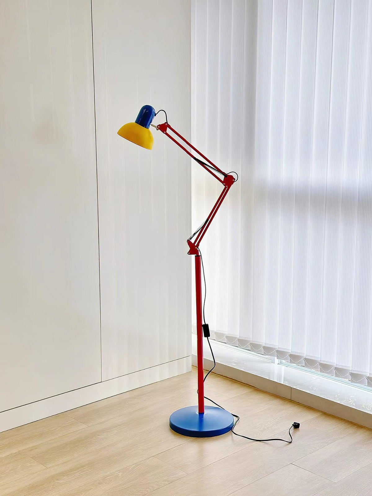Idoren lampada da terra Playful