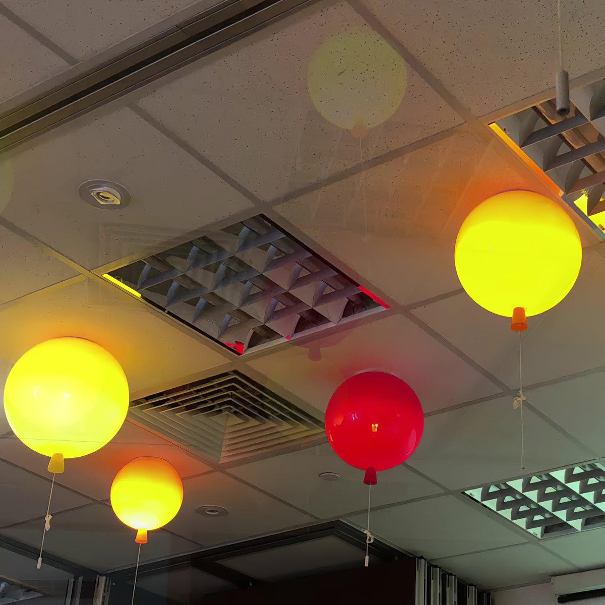 Nirerira lampada da soffitto Acrilico Palloncino Astronaut Divertente per camera dei Bambini a globo