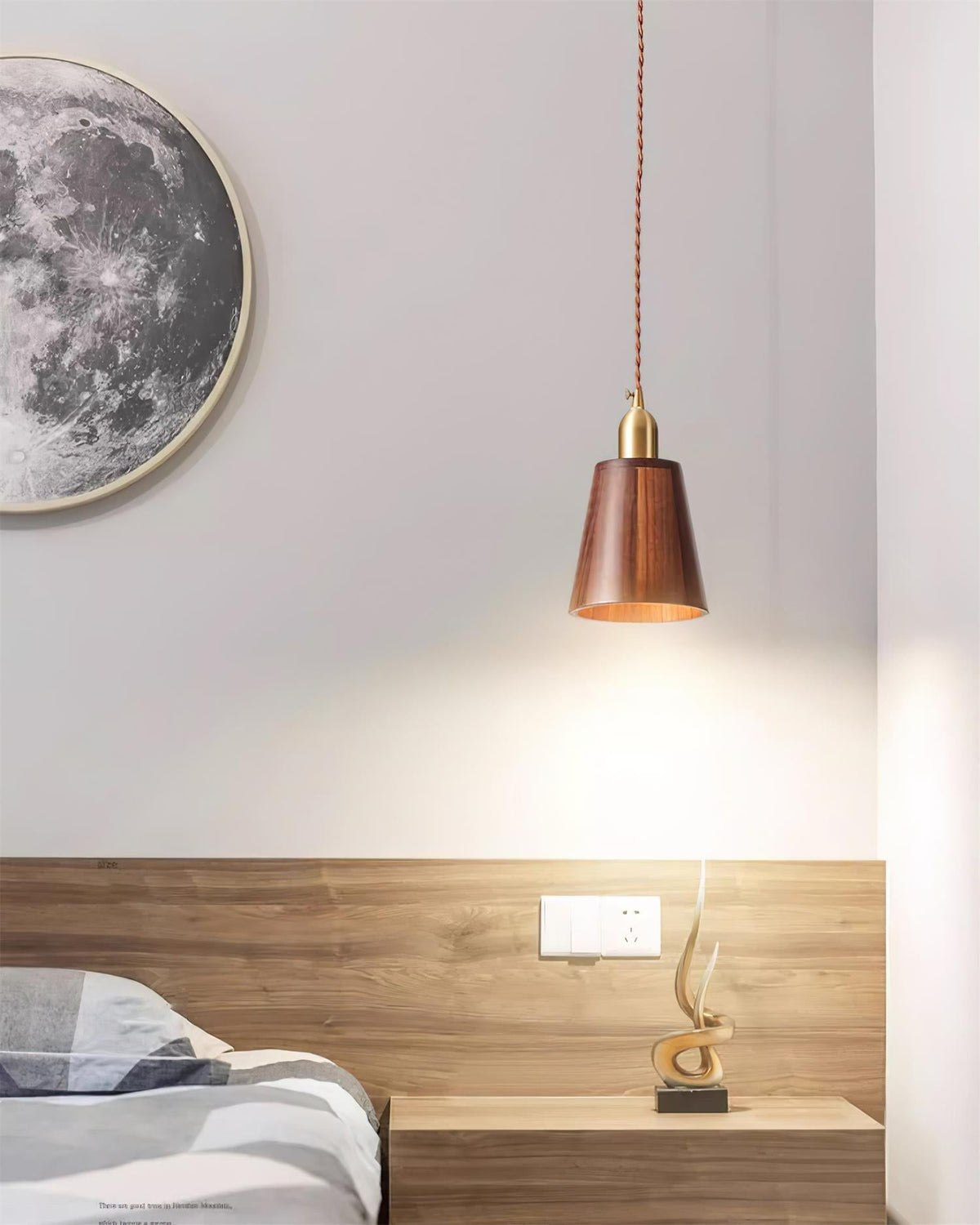 Lampada a sospensione in legno, forme assortite in legno massello e ottone