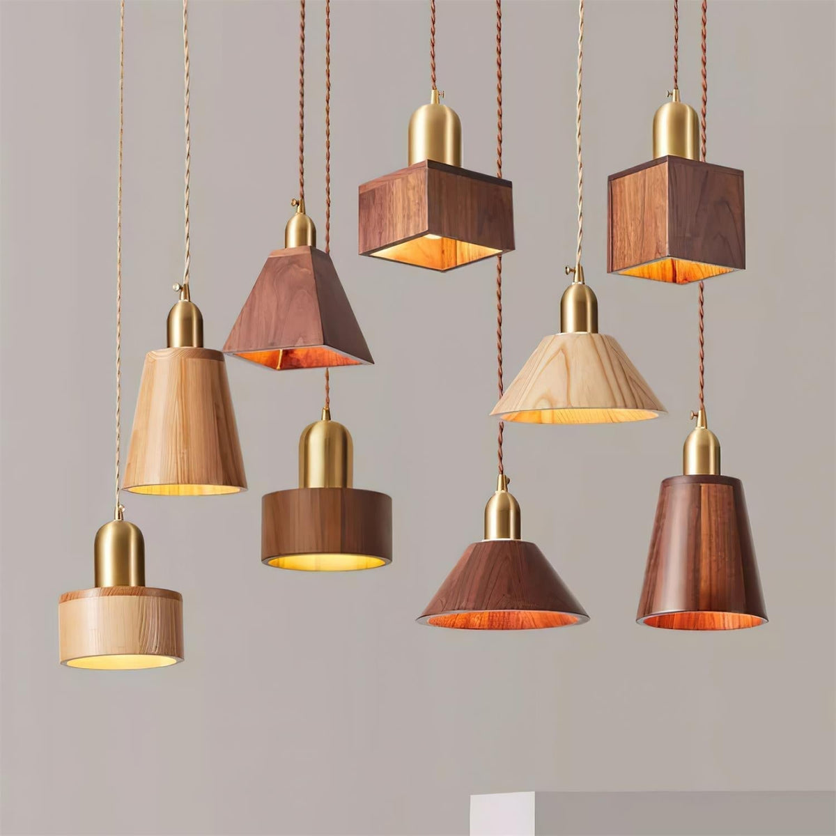 Lampada a sospensione in legno, forme assortite in legno massello e ottone