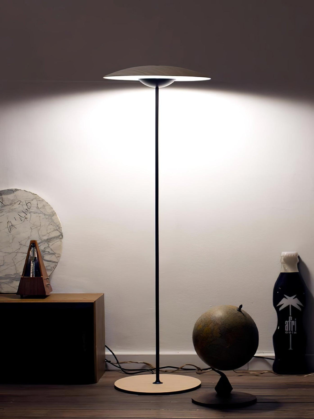 Ferinira lampada da terra in Alluminio minimalista