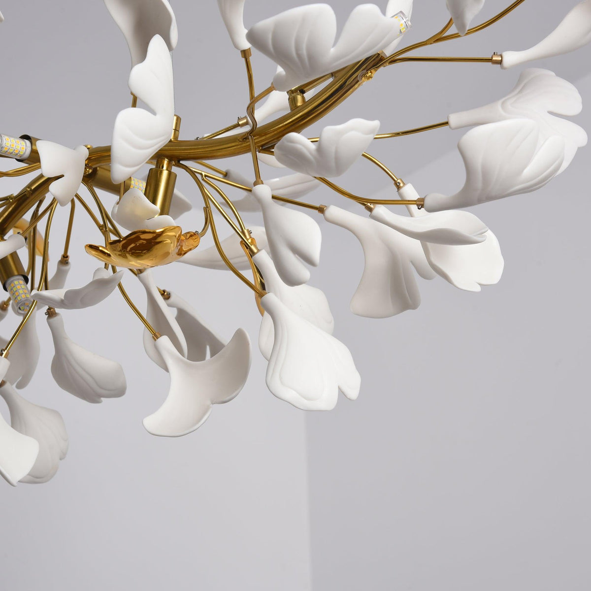 Dylo lampadario ottone lineare Ginkgo Petal in Ceramica Ramo floreale