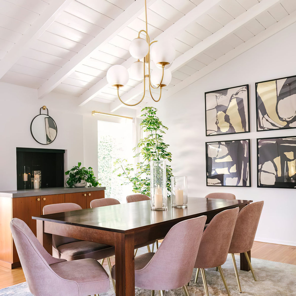 Auruaria lampadario ottone Bracci Curvi sfere Opaline elegante per soggiorno a grappolo