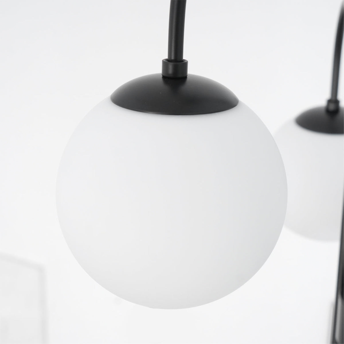 Auruaria lampadario ottone Bracci Curvi sfere Opaline elegante per soggiorno a grappolo