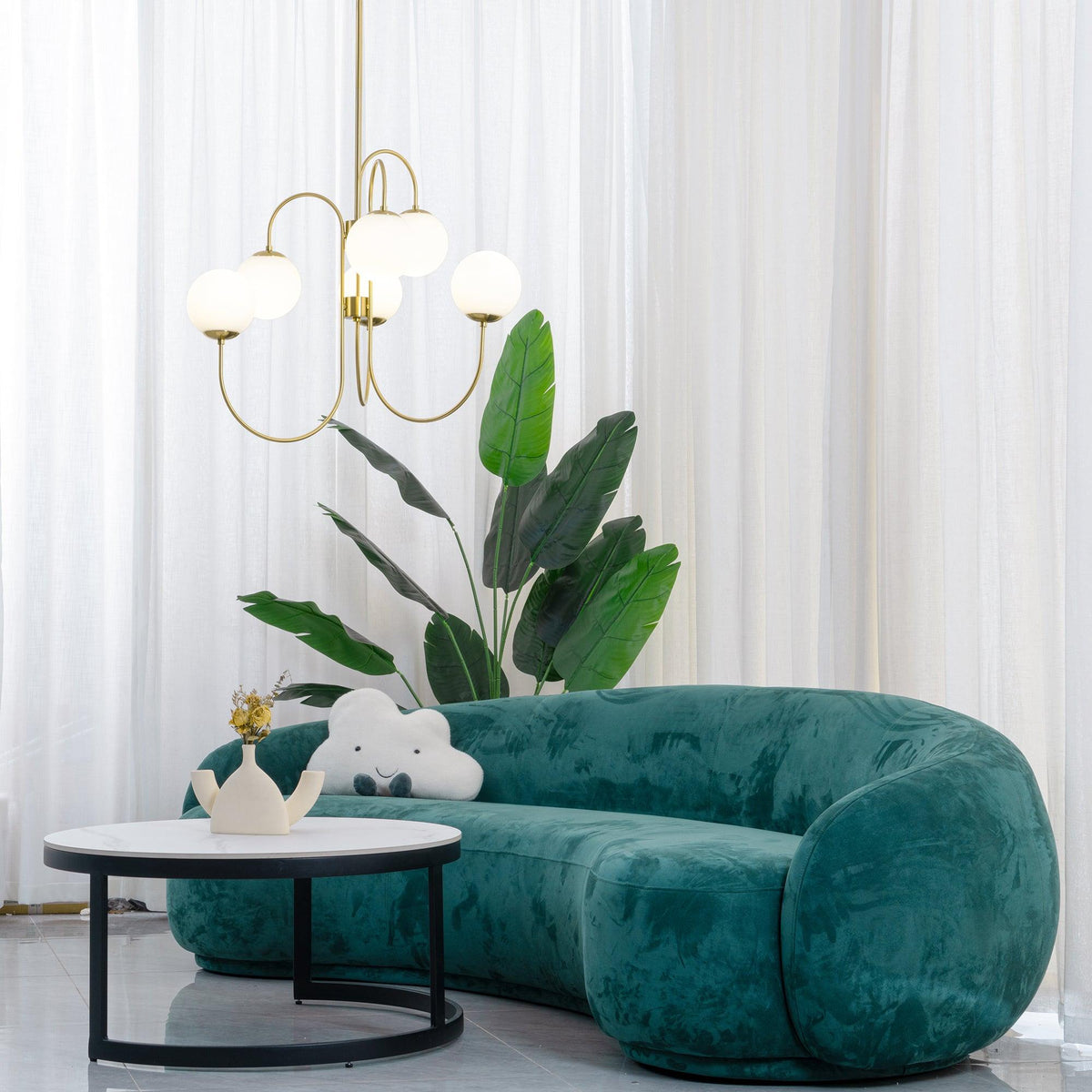 Auruaria lampadario ottone Bracci Curvi sfere Opaline elegante per soggiorno a grappolo