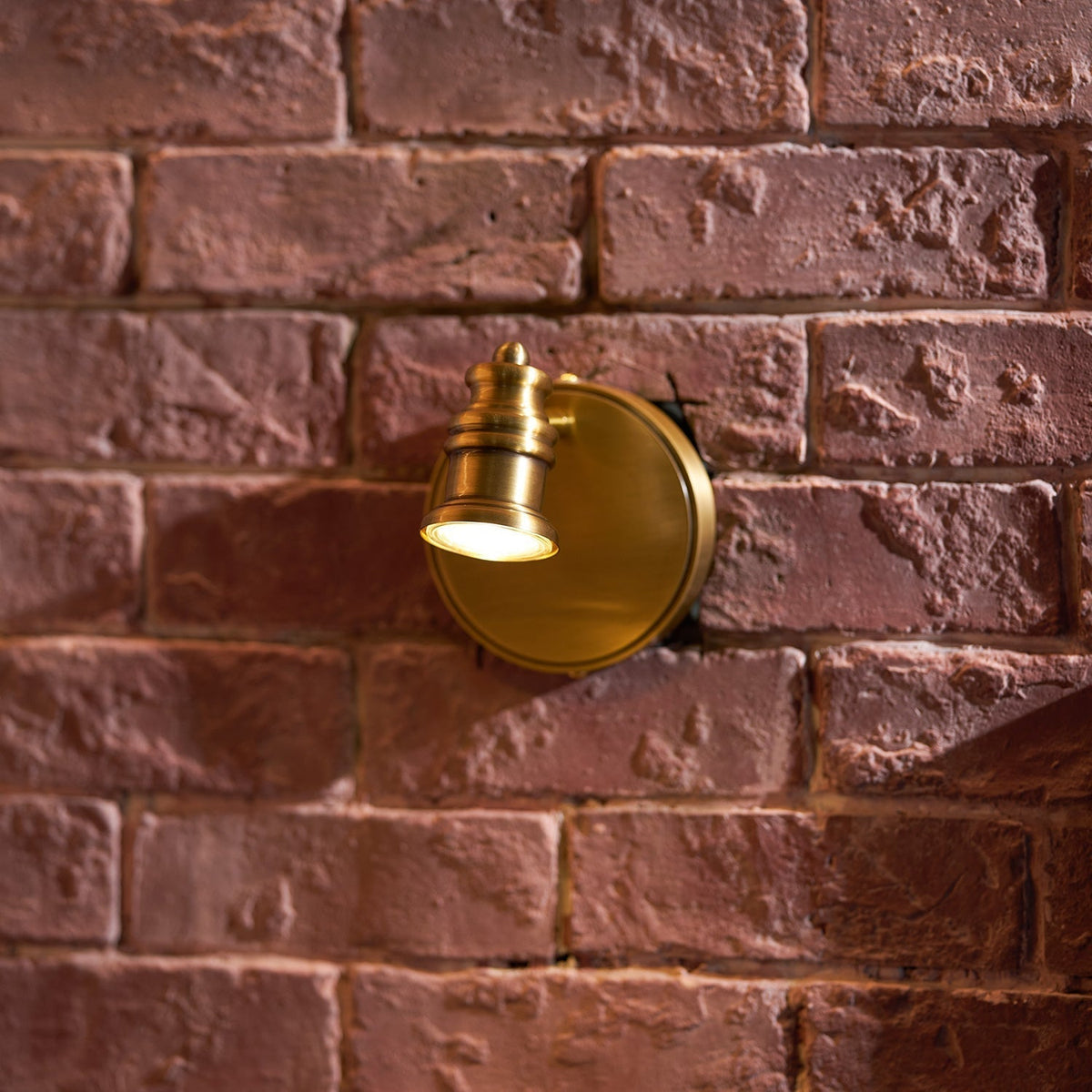 Corten applique in ottone